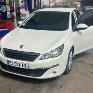 Peugeot 308 blanche
